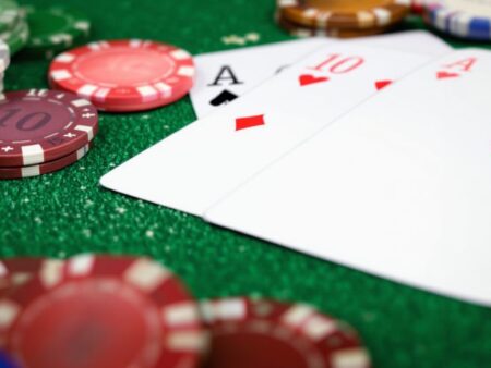 Comprendre le Blackjack : Le Tableau Stratégique Essentiel